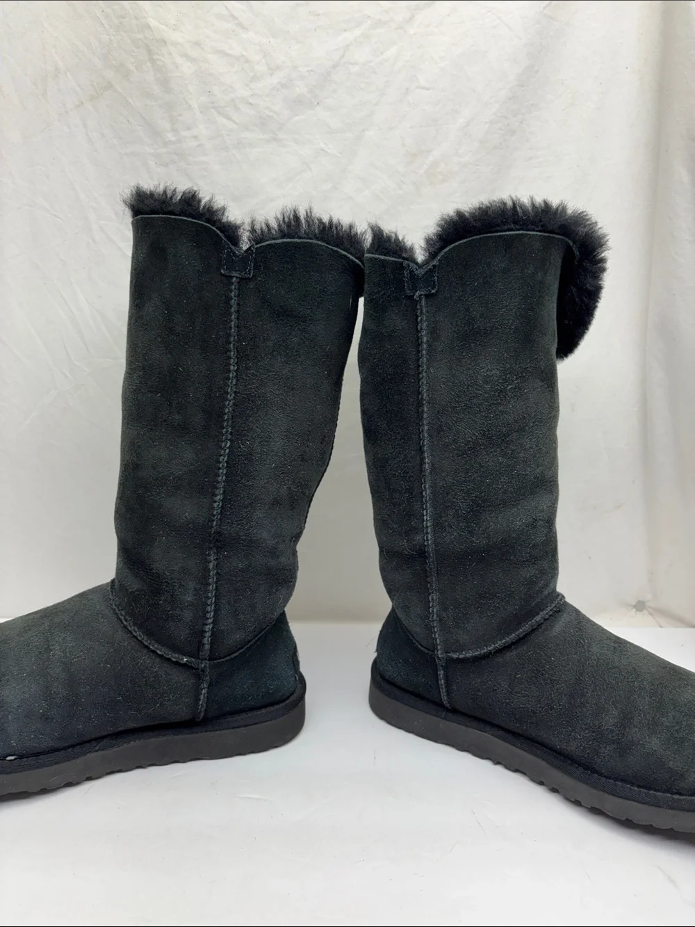 UGG Bailey Button Boots, size 7, box 75